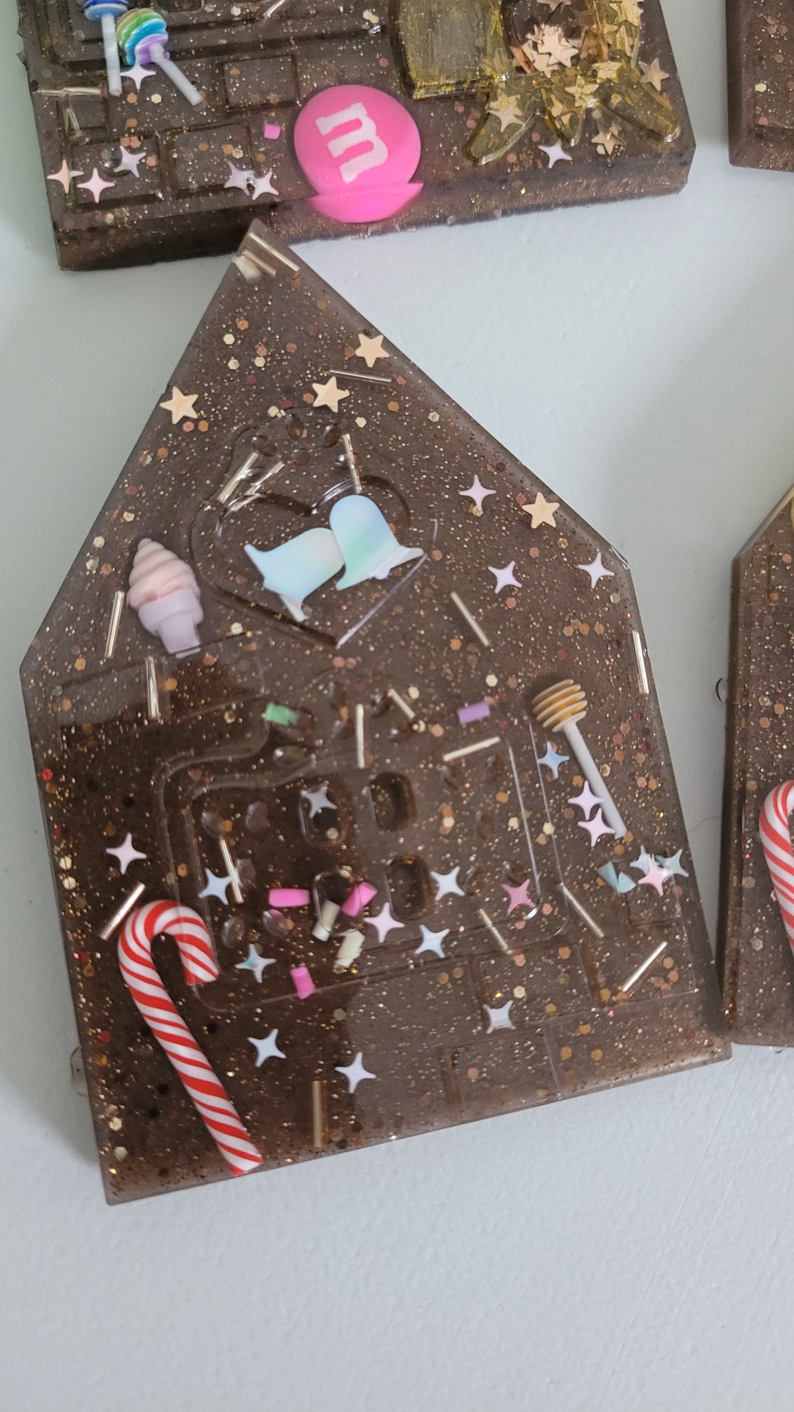 Holiday Build-A-Gingerbread house