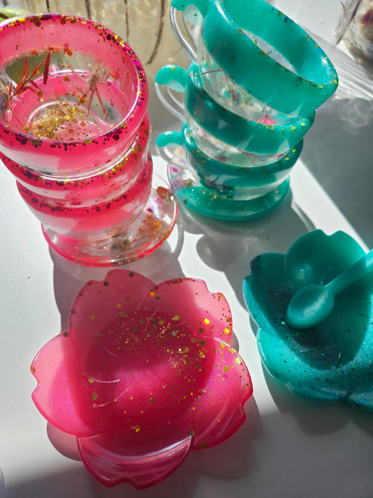 Teacups & Saucers