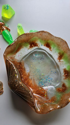 Conch shell bowl