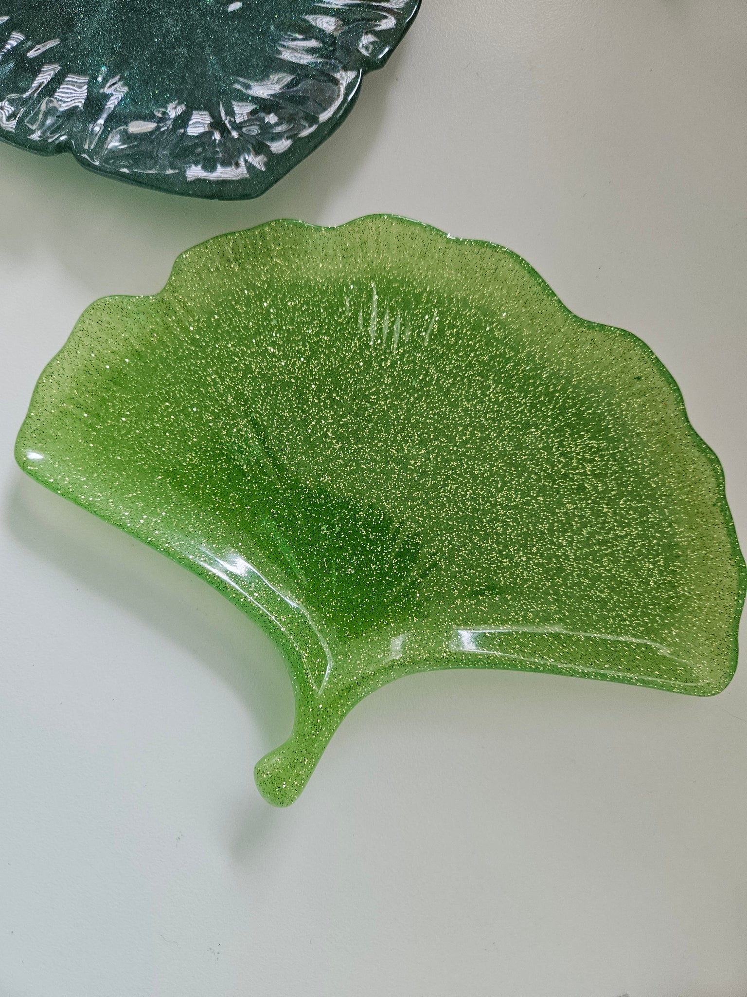 Leaf trays